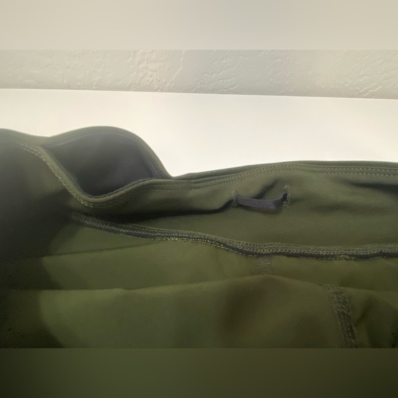 Rouge green shorts - Picture 3 of 3